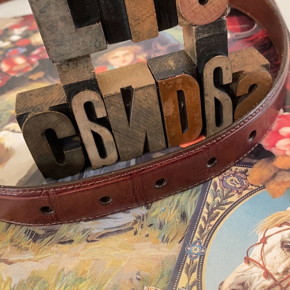 Woman’s Leather Belt Embellished with Decorative Silver Hardware - Picture 8 of 8